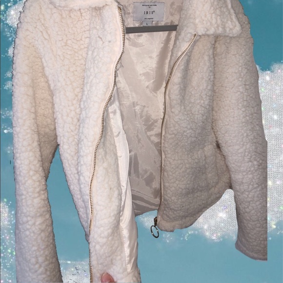 White Fluffy Jacket 🦢 - Picture 3 of 3